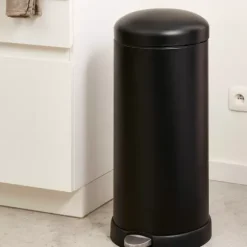 Industria Balde De Lixo Com Pedal 27L Preto