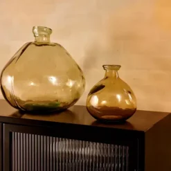 Simplicity Jarra Castanho